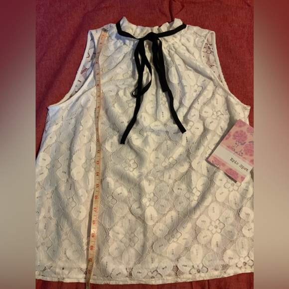 Lace sleeveless blouse - Picture 5 of 5